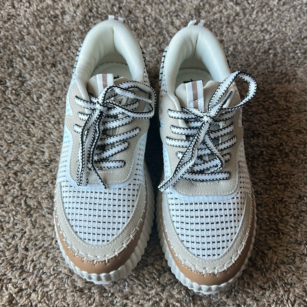 Hey Girl by Corkys platform tennis shoe (W7)